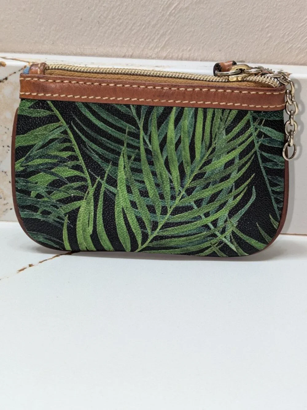 Dooney & Bourke palm frond wristlet, EUC! - Picture 4 of 6